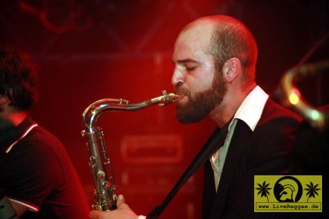 The Moon Invaders (B) It-s Ska Time - Kassablanca, Jena 17. November 2007 (9).jpg